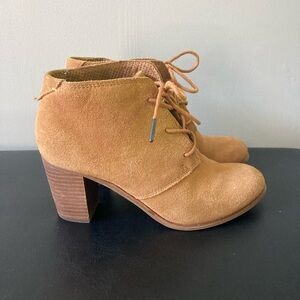 Tom’s Suede Lace-up Shoes